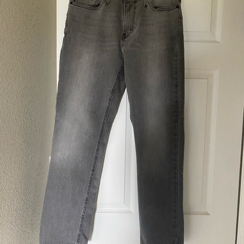 Levi’s men’s jean 32x32; brand new with out tags; grey faded